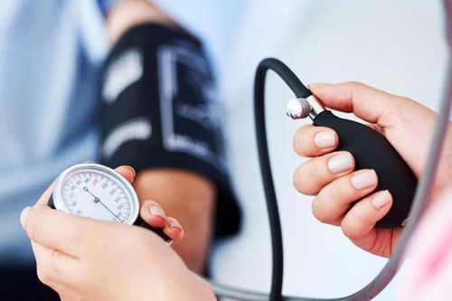 Dấu hiệu cảnh báo cơ thể đang bị thừa muối