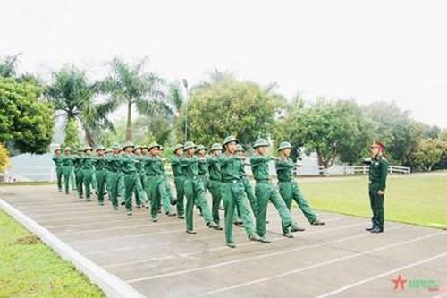 Cán bộ đồng hành để chiến sĩ trưởng thành