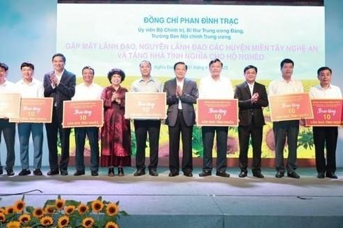 Hỗ trợ xây dựng 110 căn nhà cho người nghèo tại Nghệ An