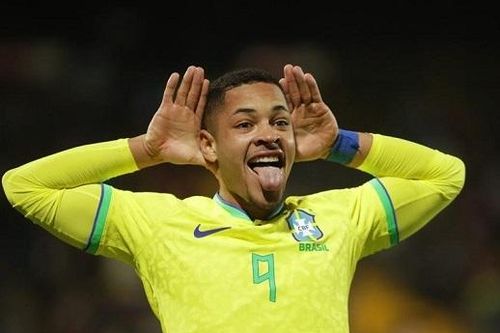 Thần đồng' Brazil từ chối Ngoại hạng Anh