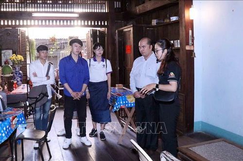 Du học sinh Lào, Campuchia tham quan, tìm hiểu lịch sử cách mạng Việt Nam