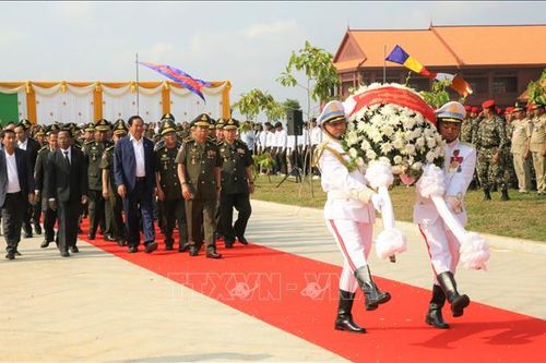 Khánh thành ngôi mộ tháp và an táng hài cốt các chiến sĩ Lực lượng Vũ trang Đoàn kết Cứu nước Campuchia
