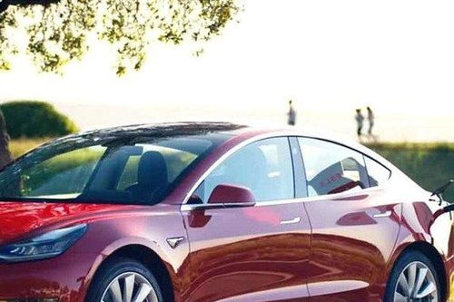 Mỹ áp quy định mới về ưu đãi thuế, xe Tesla có nguy cơ 'mất lượt'