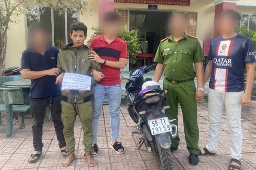 Thanh niên đột nhập vào phòng cô gái trẻ rồi làm ra trò táo tợn