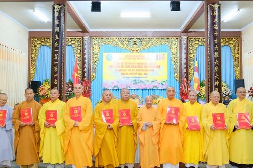 Bình Thuận: Trao quyết định chuẩn y nhân sự Ban Tăng sự, Kiểm soát, Pháp chế GHPGVN tỉnh (2022-2027)