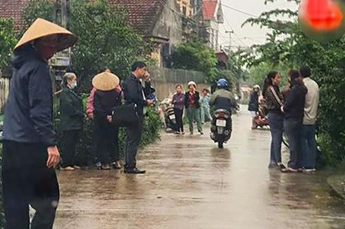 Hai vợ chồng bị cháu ngoại đâm thương vong