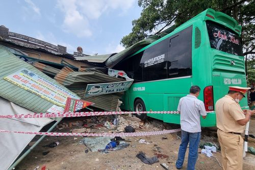 Không ghi nhận được dữ liệu của xe khách lao vào nhà dân ở Gia Lai