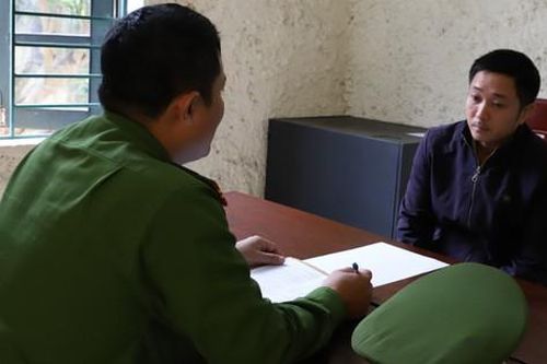 Người đàn ông bất ngờ bị chém khi đang ngủ trong nhà