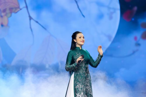 90 phút thăng hoa của Tân Nhàn trên sân khấu 'Con đường âm nhạc'