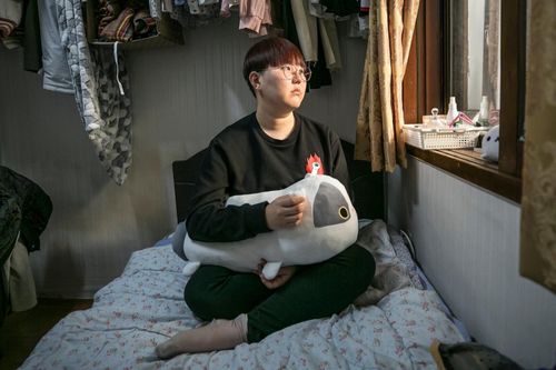 Nhiều người trẻ Hàn Quốc có ít nhất 3 chủ nợ