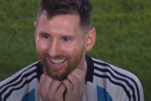 Động thái của Messi khiến CĐV Barca vui mừng