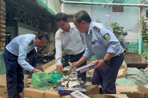 Tiêu hủy hơn 5.500 sản phẩm hàng hóa giả nhãn hiệu