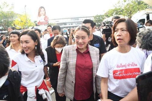Các ứng cử viên bắt đầu đăng ký tranh cử