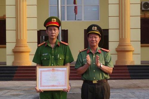 Quảng Trị: Khen thưởng nhiều cá nhân, tập thể CA có thành tích xuất sắc
