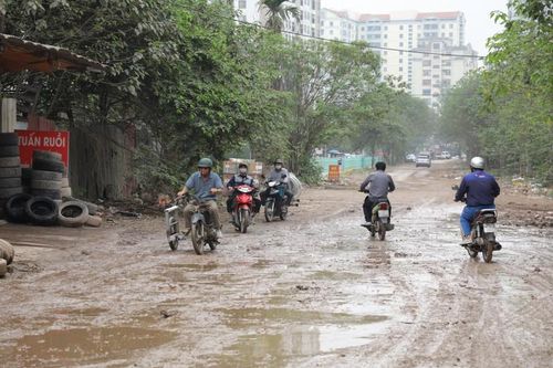 Hà Nội: Cận cảnh con đường 'đau khổ' mãi chưa thoát khổ