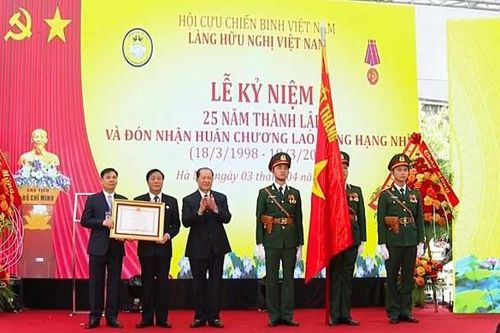 Làng Hữu nghị Việt Nam đón nhận Huân chương Lao động hạng Nhì