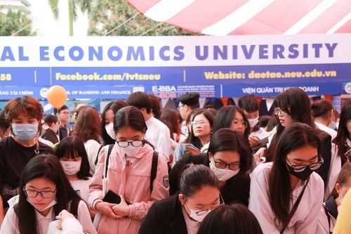 Tuyển sinh 2023: Thí sinh chọn ngành theo trào lưu hay sở thích?