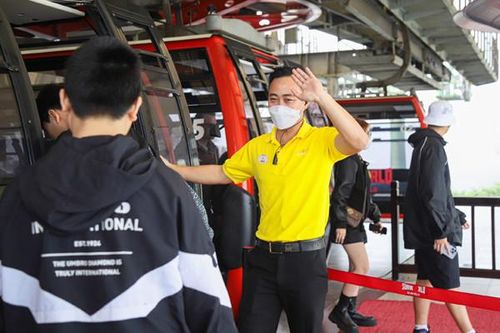 Sun World 'níu chân' du khách bằng nụ cười
