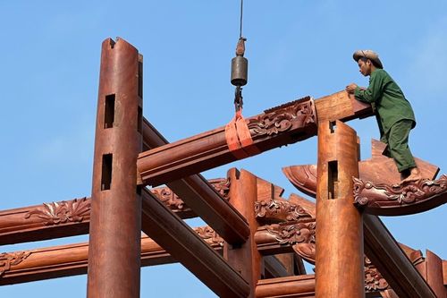 Tháo dỡ biệt phủ xây dựng trái phép ở Quảng Ngãi