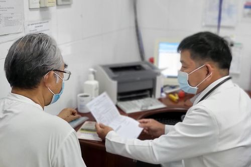 Kiến nghị mở rộng danh mục thuốc BHYT ở trạm y tế