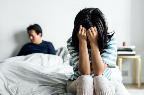 Ôm bụng đau đến viện, cô gái trẻ hối hận khi biết do việc làm từ khi 16 tuổi