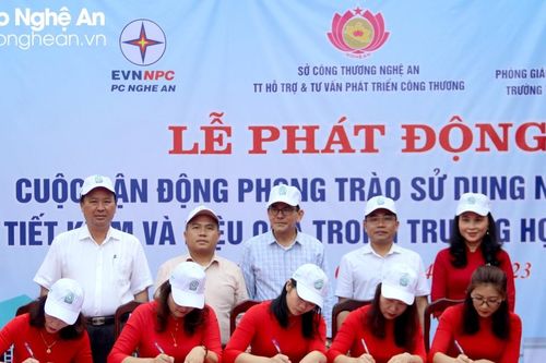 Nghệ An phát động phong trào sử dụng năng lượng tiết kiệm trong trường học