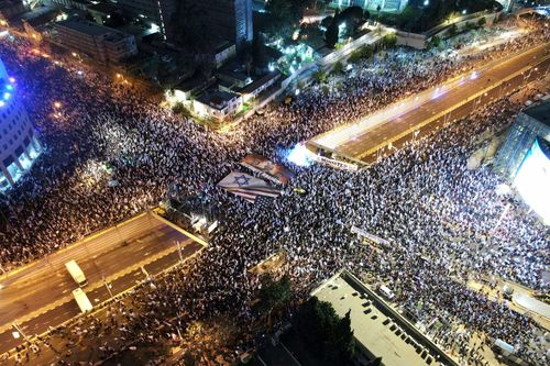 Hàng trăm nghìn người Israel lại xuống đường biểu tình bất chấp cải cách tư pháp tạm hoãn