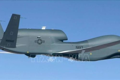 Iran cảnh báo máy bay do thám Mỹ xâm phạm không phận