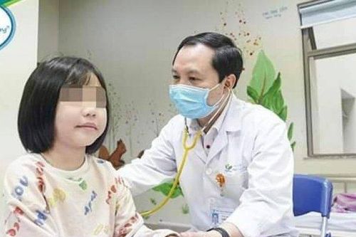 Dấu hiệu nhận biết và cách xử trí khi trẻ bị ngộ độc thực phẩm