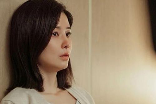 Đứng giữa chồng cũ và bạn trai, tôi bối rối không biết nên chọn ai