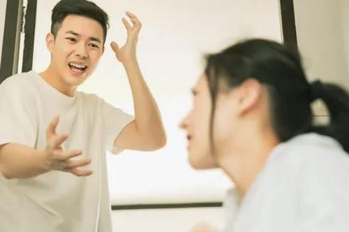 Chỉ 1 câu nói của chồng phá nát không khí bữa cơm sum họp gia đình