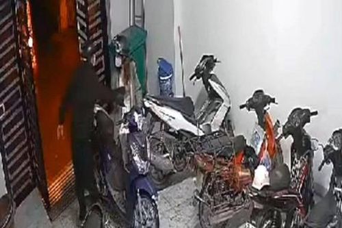 Hà Nội: Xác minh clip cô gái trẻ bị sàm sỡ ở phòng trọ