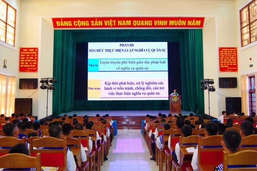 Vùng 4 Hải quân: Phổ biến, giáo dục pháp luật cho hơn 1.400 chiến sĩ mới