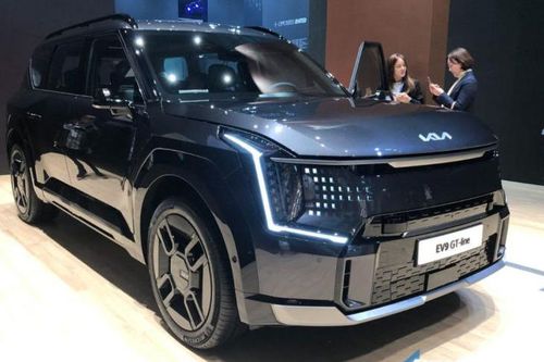 Cận cảnh Kia EV9 2023 hoàn toàn mới 'bằng xương bằng thịt'
