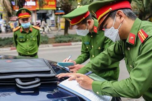 Hà Nội: Công an phường Giảng Võ ra quân lập lại trật tự đô thị tại nhiều tuyến đường trên địa bàn