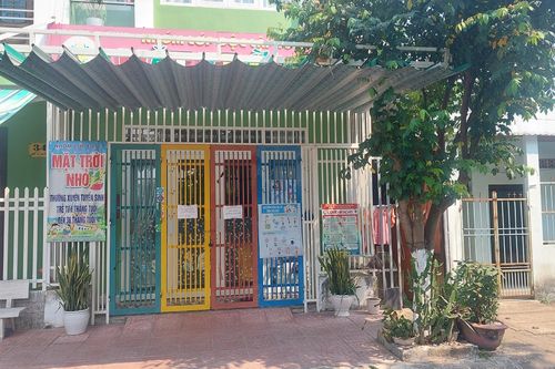 Bé trai 15 tháng tuổi tử vong khi được gửi tại nhà trẻ