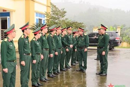 Thượng tướng Võ Minh Lương kiểm tra kết quả thực hiện nhiệm vụ tại Trại Tạm giam Quân khu 2
