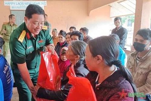 Ấm tình hữu nghị