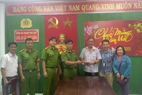 Trao trả tài sản cho du khách nước ngoài