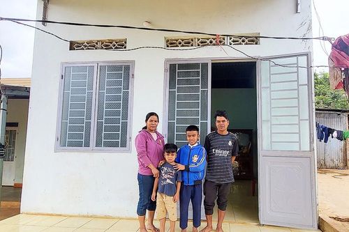 Xây nhà cho người nghèo