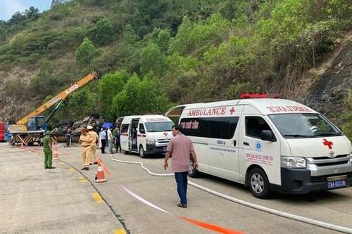 Lật xe tải chở dưa hấu làm 9 người thương vong ở Phú Yên: Thăm hỏi, hỗ trợ ban đầu cho các nạn nhân