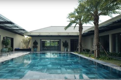 Ngây ngất biệt phủ rộng 'thẳng cánh cò bay' đẹp ngang resort