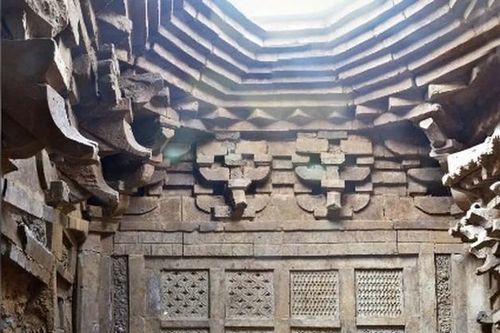 Khai quật ngôi mộ gạch 800 tuổi, chuyên gia bất ngờ thấy thứ này