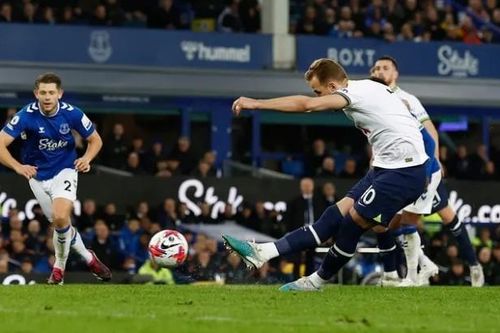 Tottenham đẩy Man Utd khỏi top 4 Ngoại hạng Anh