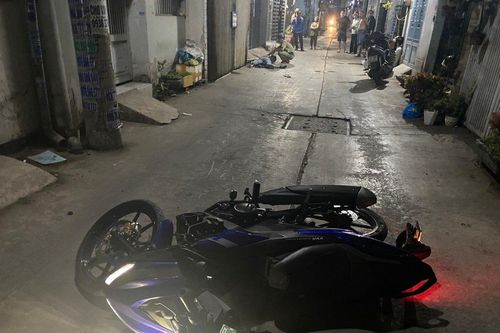 Hai người thương vong sau khi ngã xe lúc rạng sáng