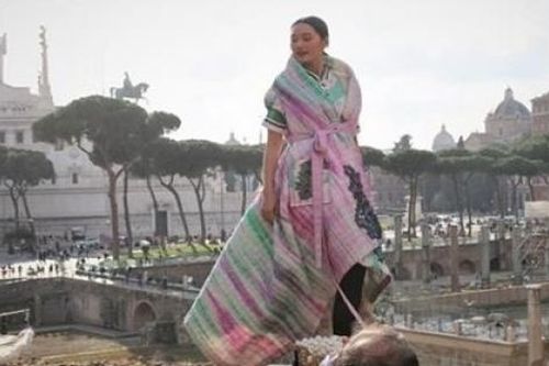 Đưa lụa và thời trang Việt đến với công chúng Italy
