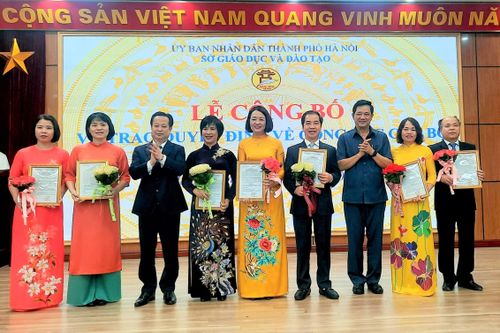 Hà Nội bổ nhiệm hàng loạt hiệu trưởng, hiệu phó mới