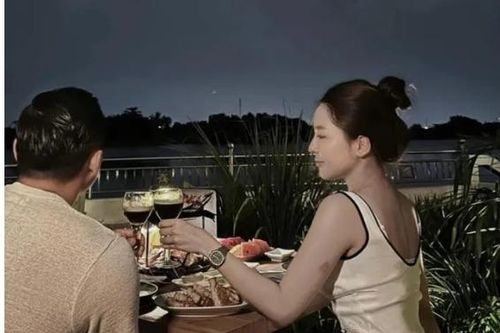 Hotgirl Trâm Anh lần đầu khoe rõ bạn trai sau 4 năm lộ clip nóng