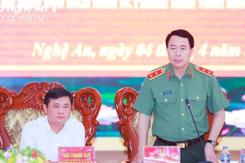 Thứ trưởng Bộ Công an làm việc với lãnh đạo tỉnh Nghệ An về xây dựng đơn vị điển hình, kiểu mẫu về an ninh, trật tự