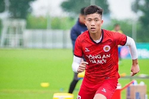 Tiền vệ Phan Văn Đức đứt dây chằng, nghỉ thi đấu hết năm 2023